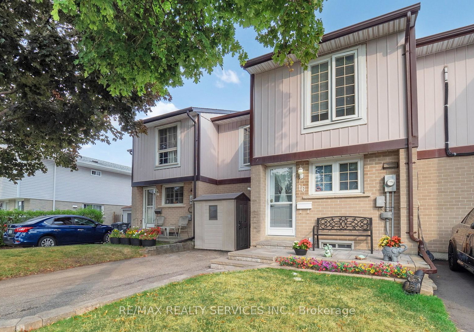 16-jennifer-square-brampton-ontario-w12323537