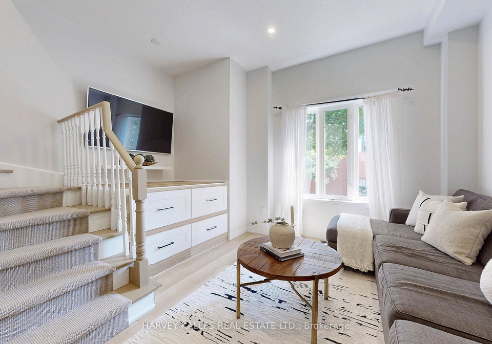 20-lightbourn-avenue-toronto-ontario-w12323545