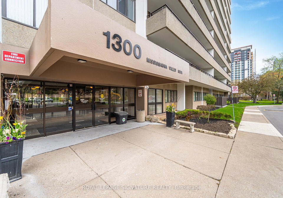 1300-valley-boulevard-mississauga-ontario-w12323700