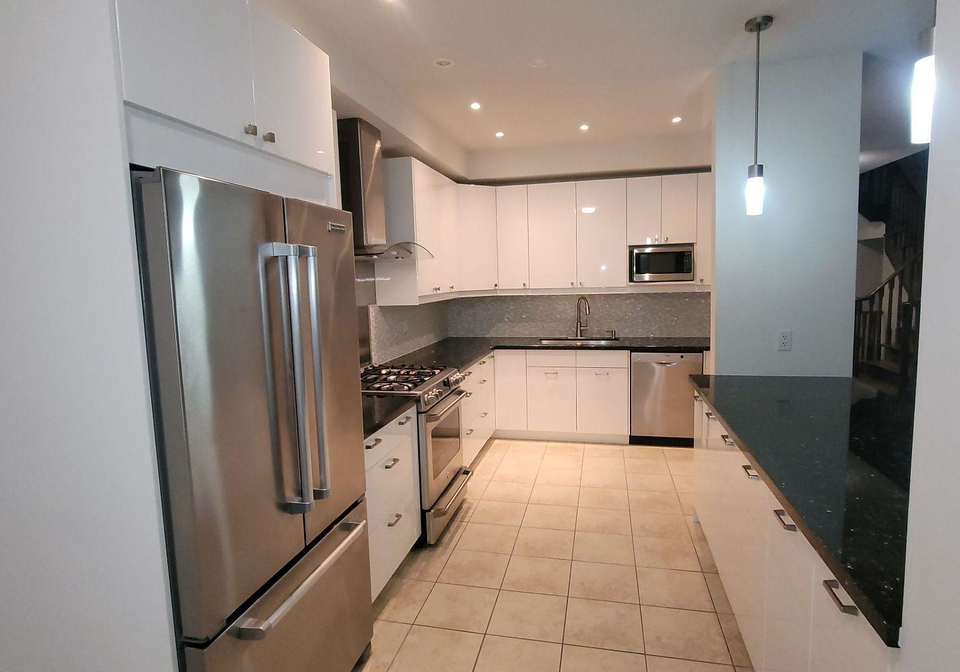 1633-northmount-avenue-w-w-mississauga-ontario-w12323723