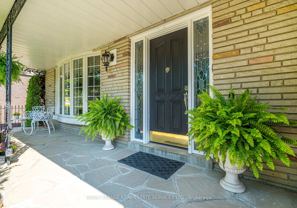 36-courtsfield-crescent-etobicoke-ontario-w12324012