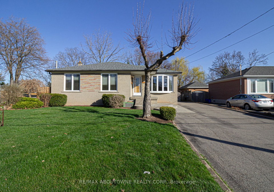 2054-bridge-road-oakville-ontario-w12324062