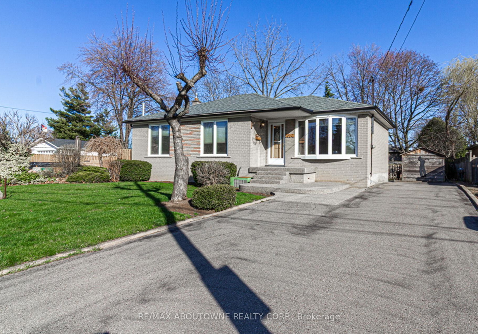 2054-bridge-road-oakville-ontario-w12324062