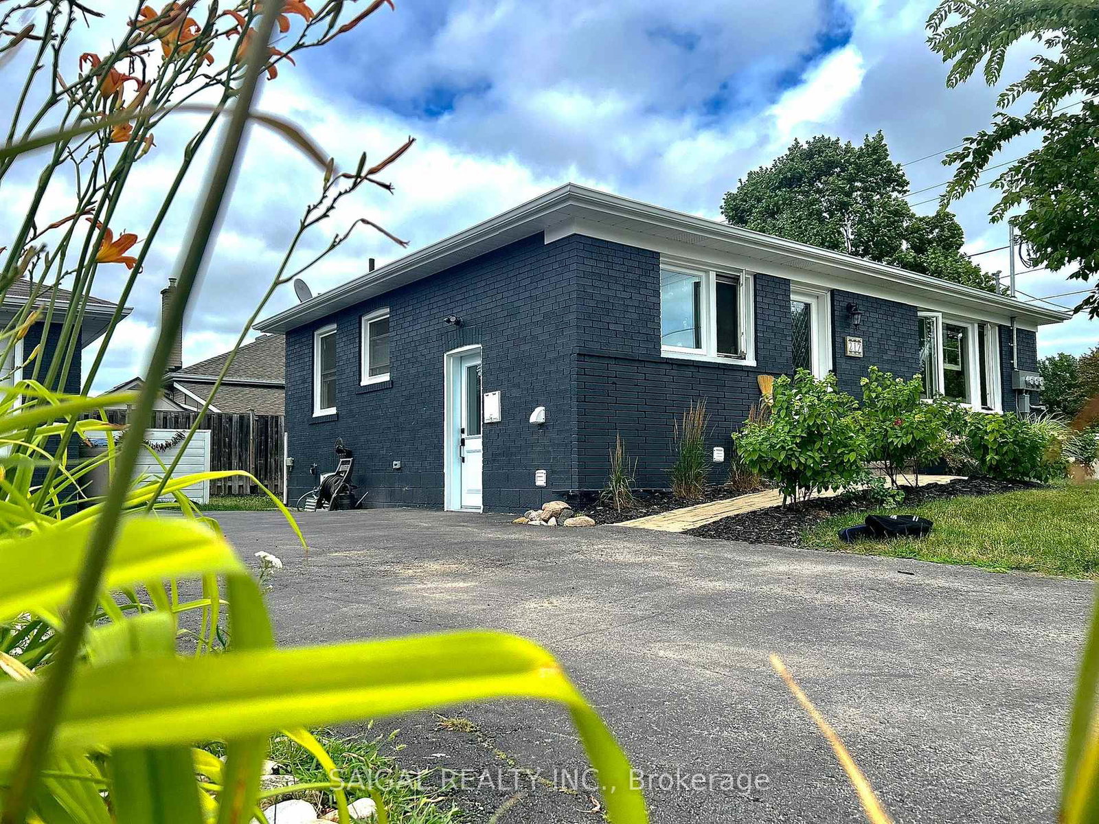 217-elm-avenue-milton-ontario-w12324193
