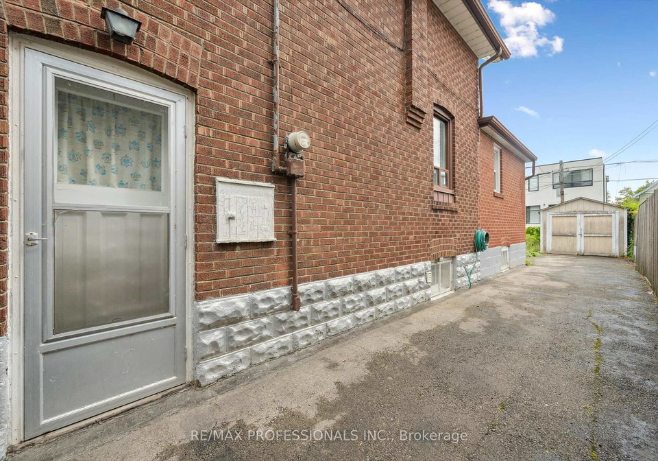 25-second-street-etobicoke-ontario-w12324260