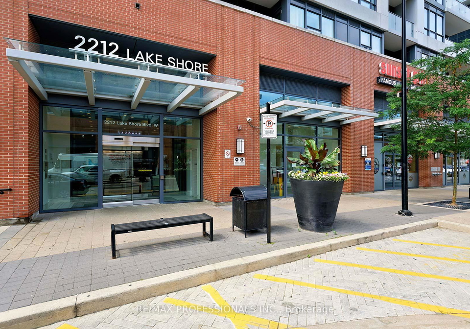 2212-lake-shore-boulevard-w-w-etobicoke-ontario-w12324290