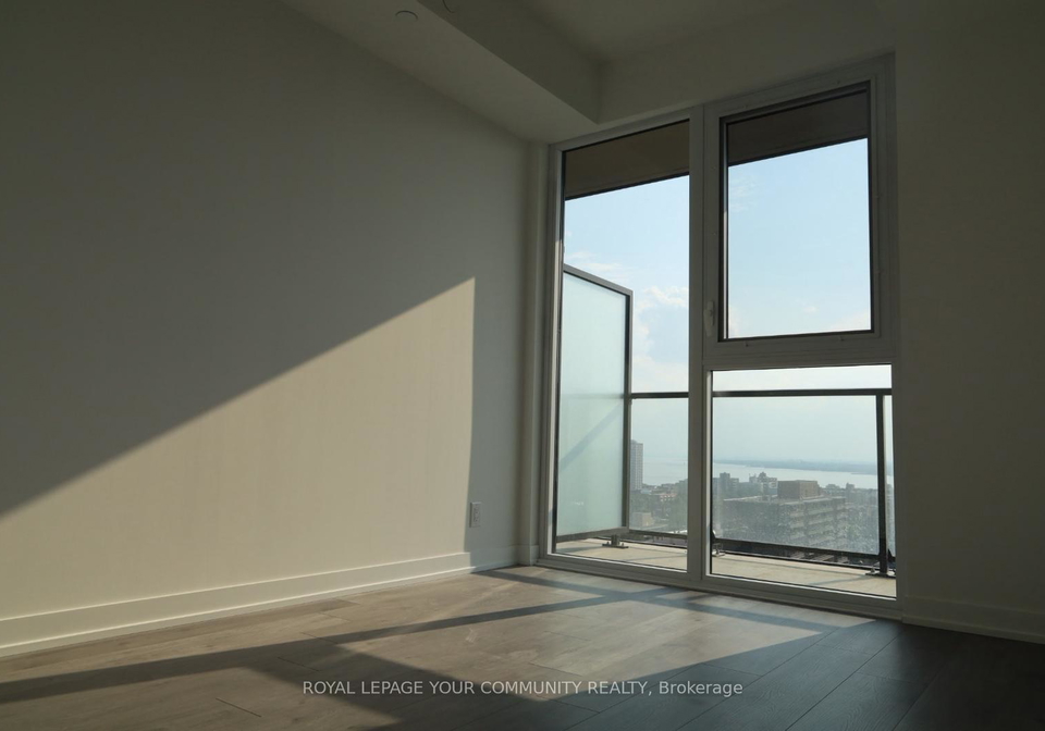 285-dufferin-street-toronto-ontario-w12325314