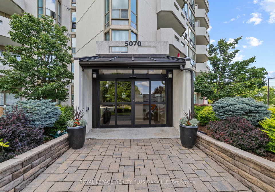 5070-pinedale-avenue-burlington-ontario-w12325705