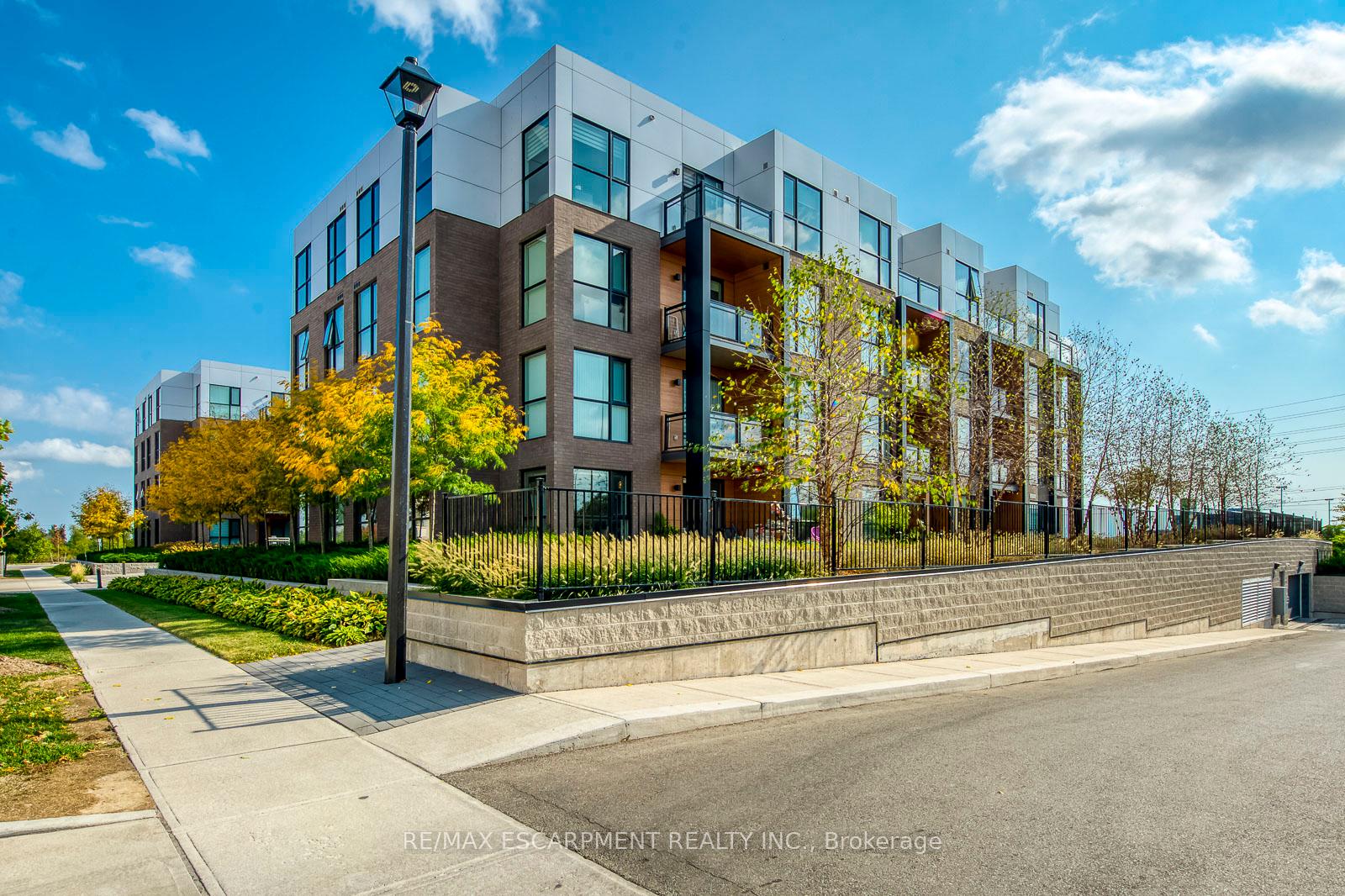210-sabina-drive-oakville-ontario-w12325823