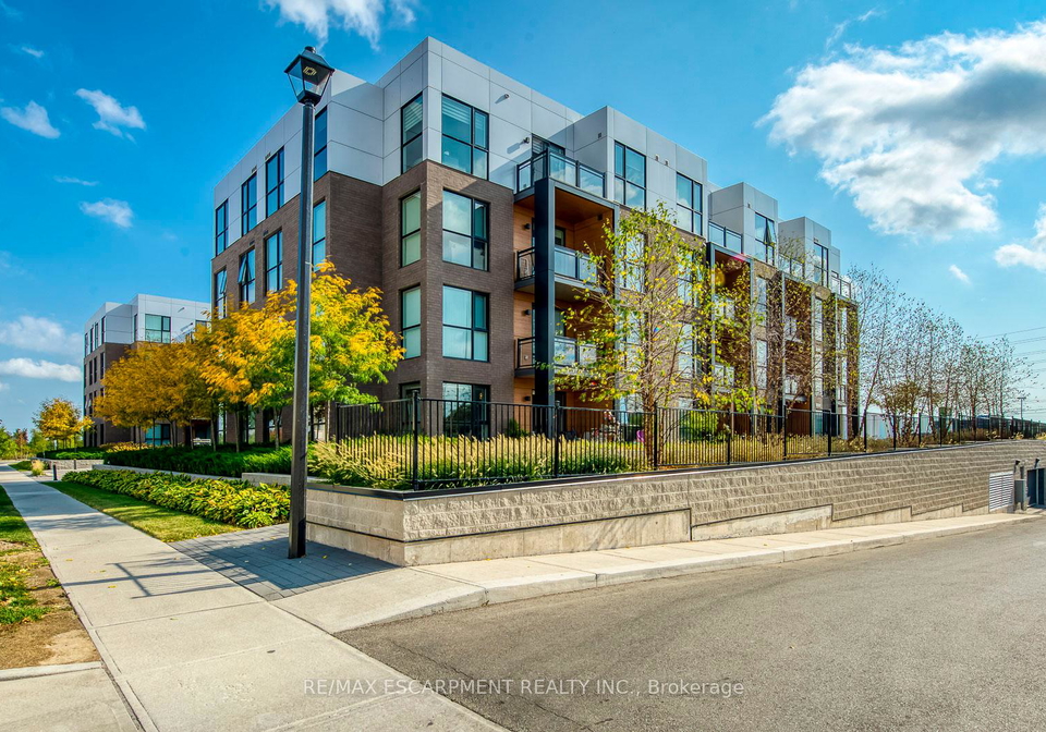 210-sabina-drive-oakville-ontario-w12325823