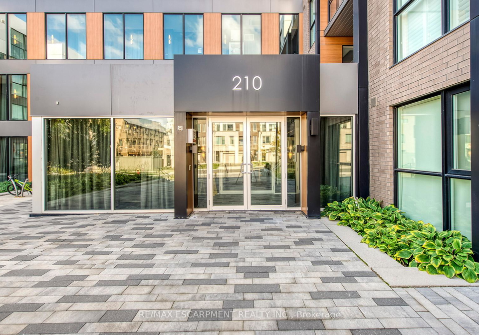 210-sabina-drive-oakville-ontario-w12325823