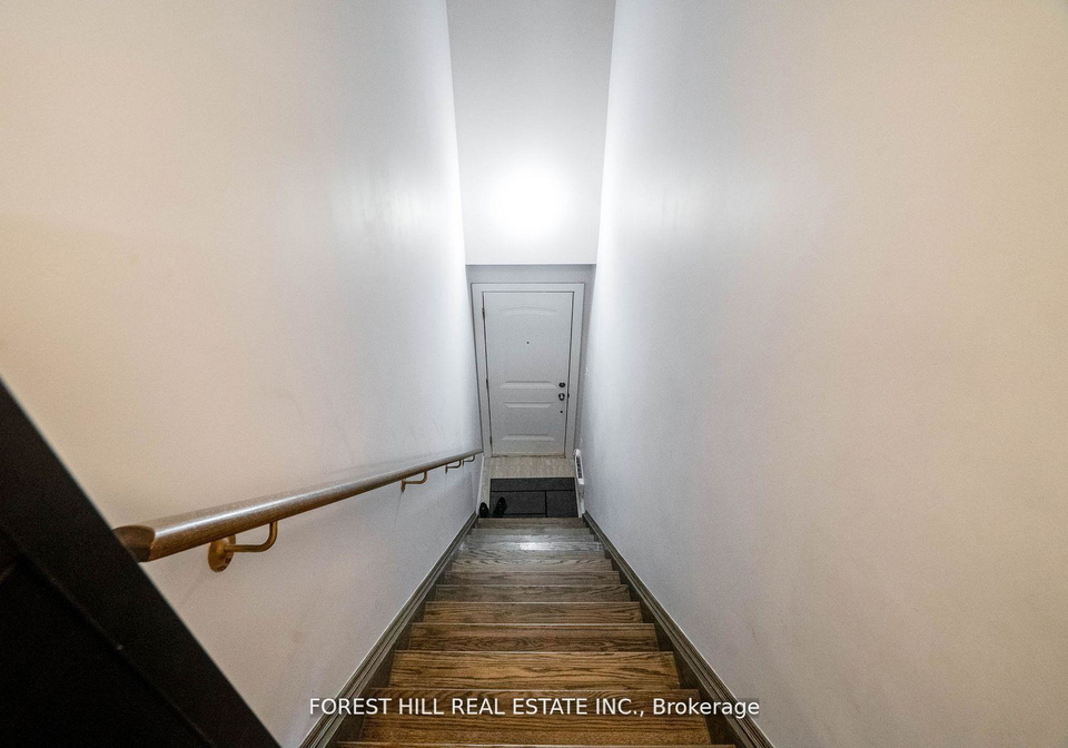 2444-post-road-oakville-ontario-w12326038