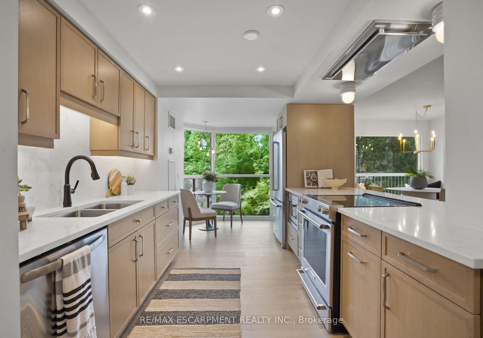 2190-lakeshore-road-burlington-ontario-w12326102