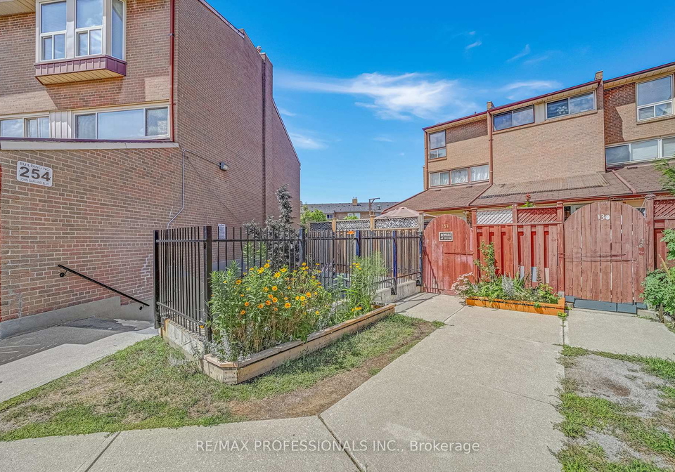 256-john-garland-boulevard-etobicoke-ontario-w12326250