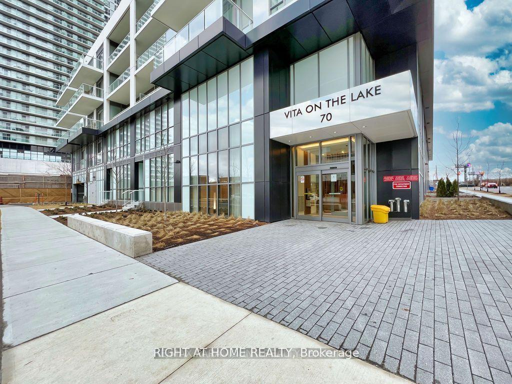 70-annie-craig-drive-etobicoke-ontario-w12326303