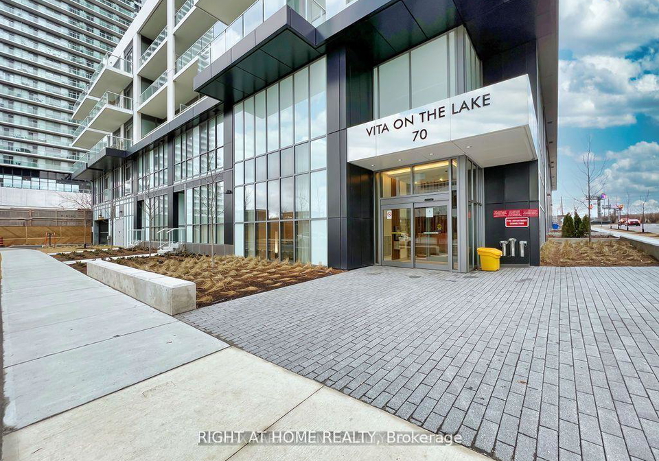 70-annie-craig-drive-etobicoke-ontario-w12326303