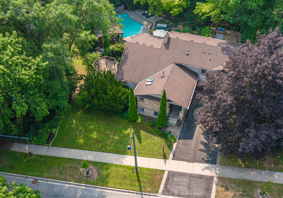 1046-springhill-drive-mississauga-ontario-w12326482
