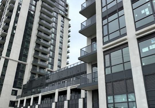 202-burnhamthorpe-road-e-e-mississauga-ontario-w12326489