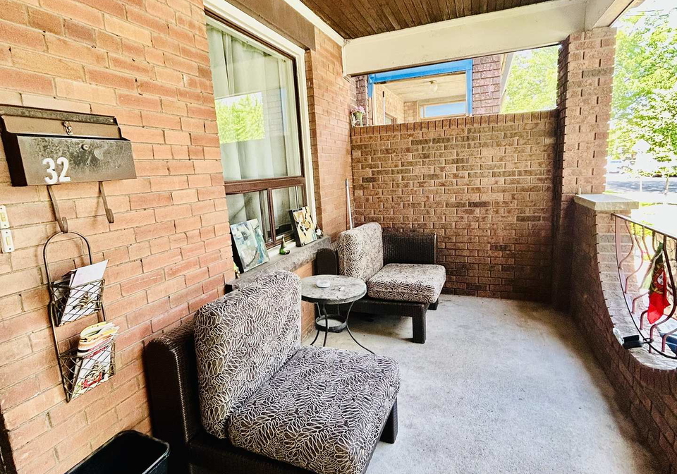 32-earlscourt-avenue-toronto-ontario-w12326754