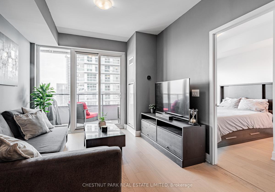 30-shore-breeze-drive-etobicoke-ontario-w12326982