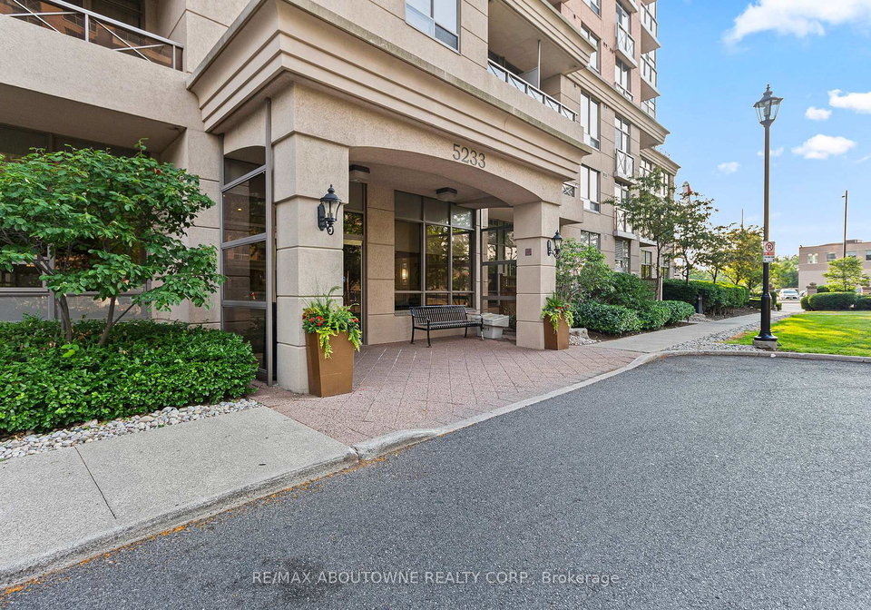 5233-dundas-street-w-w-etobicoke-ontario-w12327330