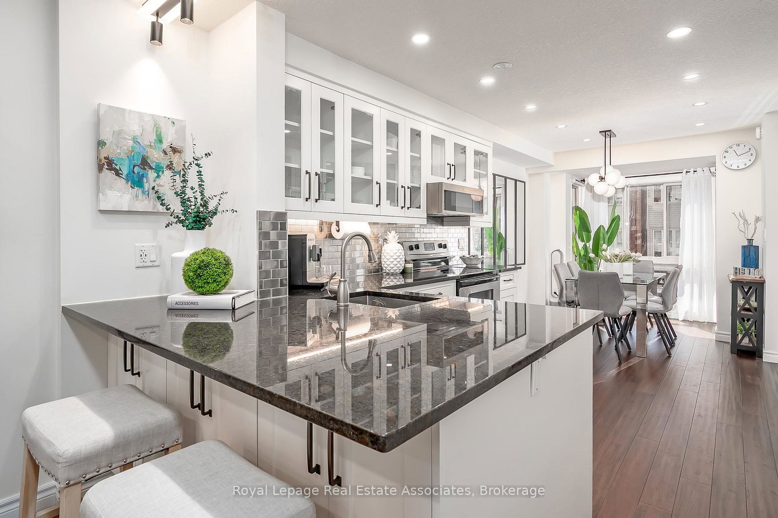 895-maple-avenue-burlington-ontario-w12327390