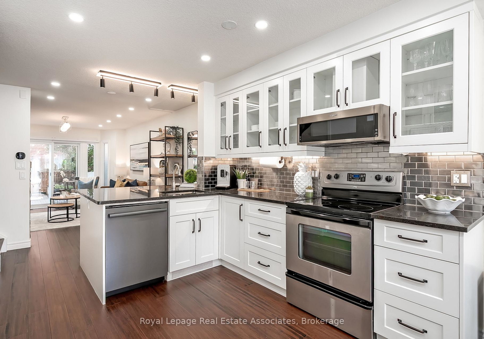 895-maple-avenue-burlington-ontario-w12327390