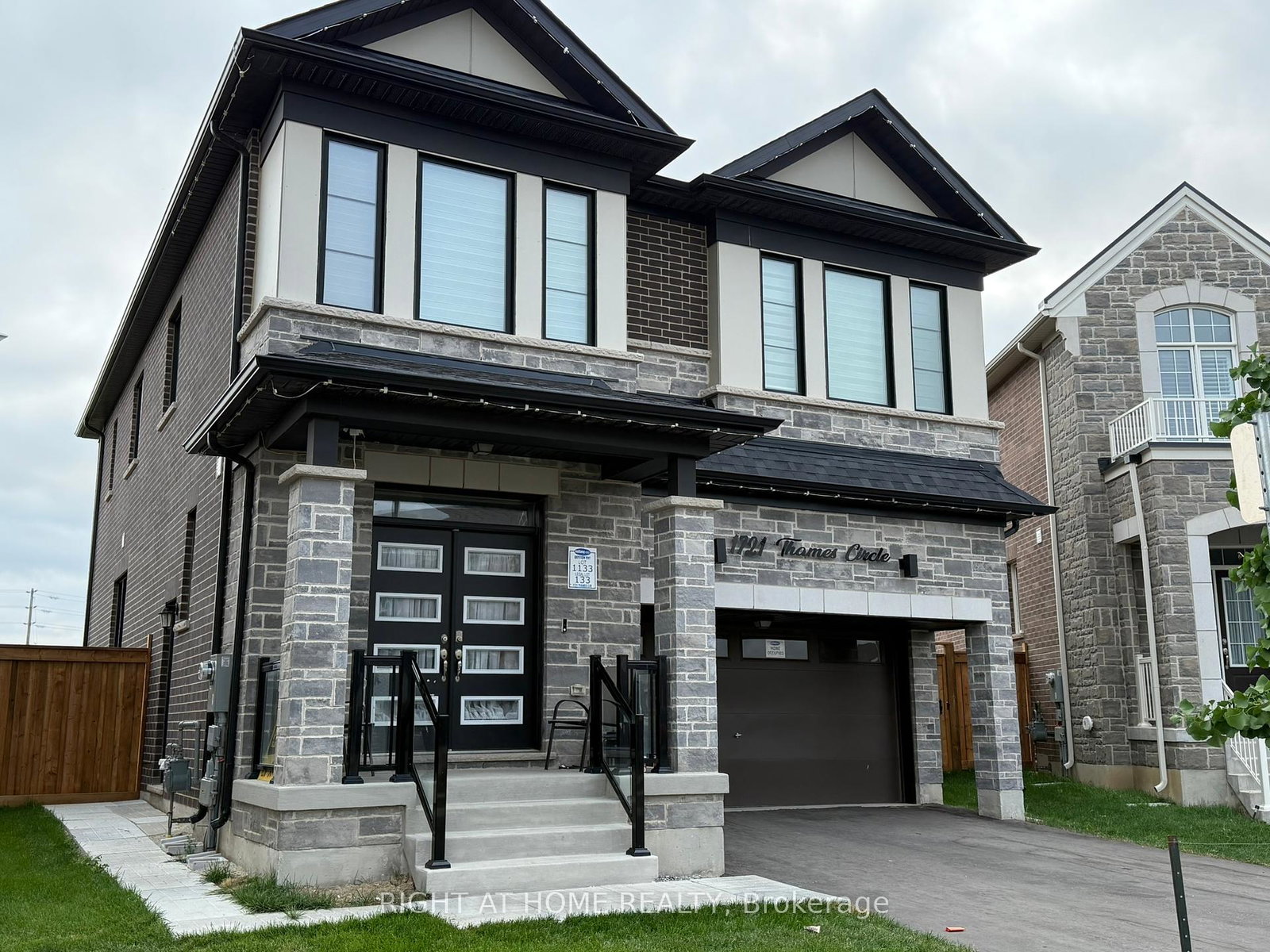 1721-thames-cirle-circle-milton-ontario-w12327396