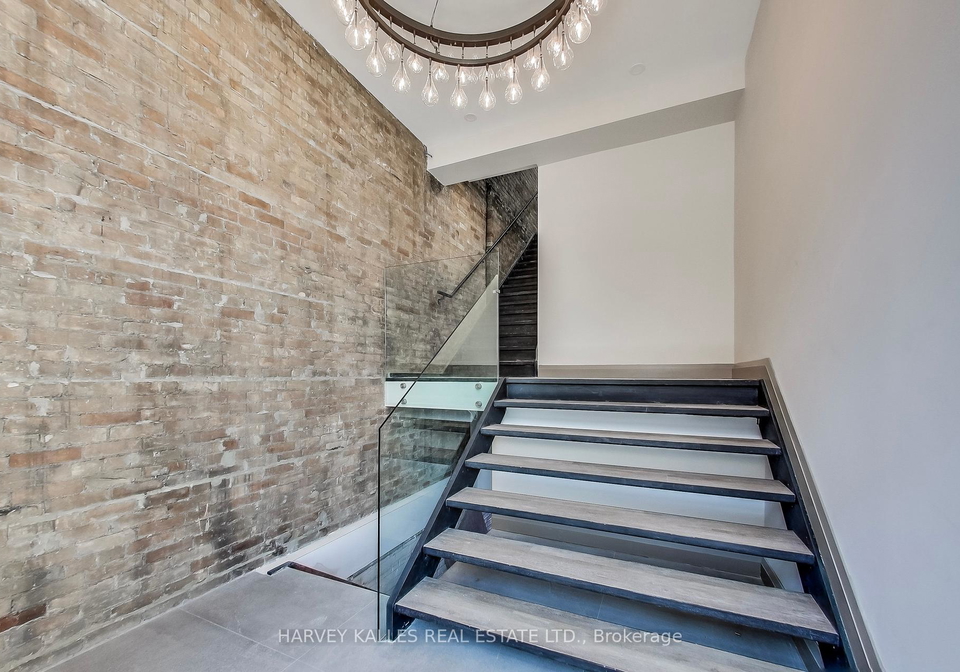 2896-dundas-street-w-w-toronto-ontario-w12327639