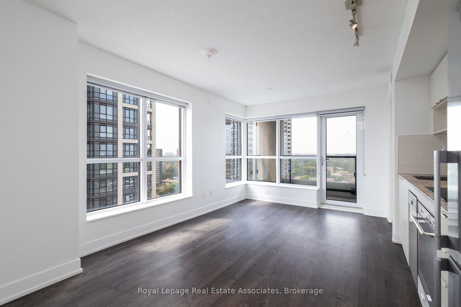 7-mabelle-avenue-etobicoke-ontario-w12328068