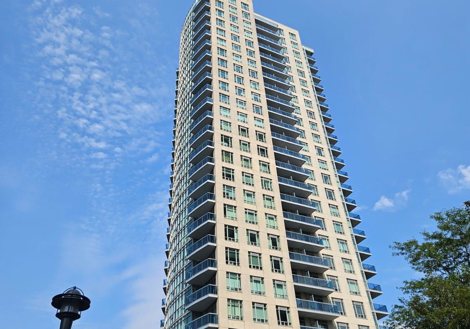 90-absolute-avenue-mississauga-ontario-w12328441