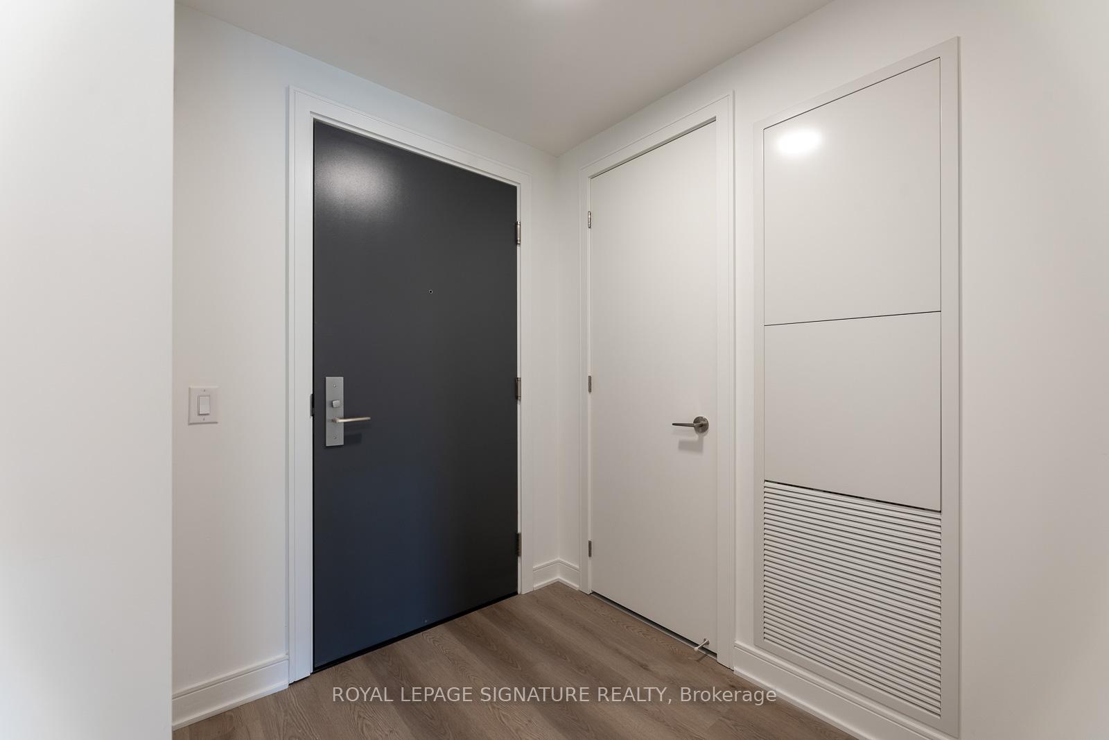 86-dundas-street-e-e-mississauga-ontario-w12328600