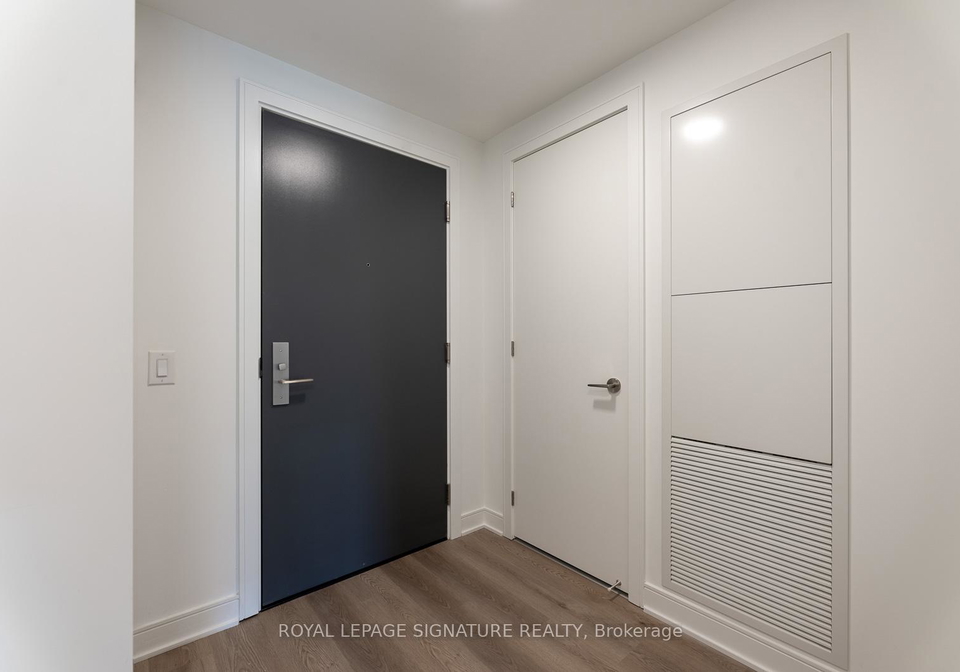 86-dundas-street-e-e-mississauga-ontario-w12328600