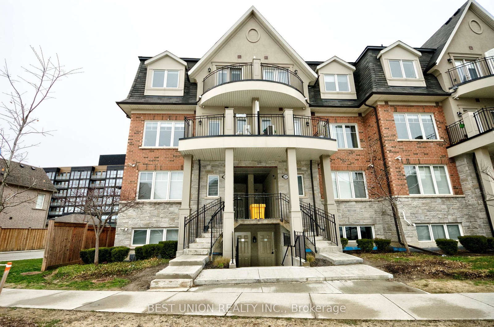 2420-baronwood-drive-oakville-ontario-w12329068