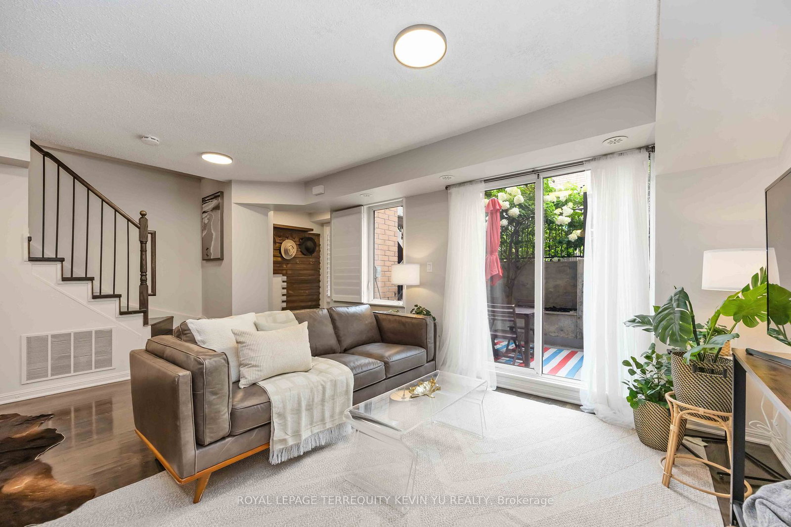 8-foundry-avenue-toronto-ontario-w12329574