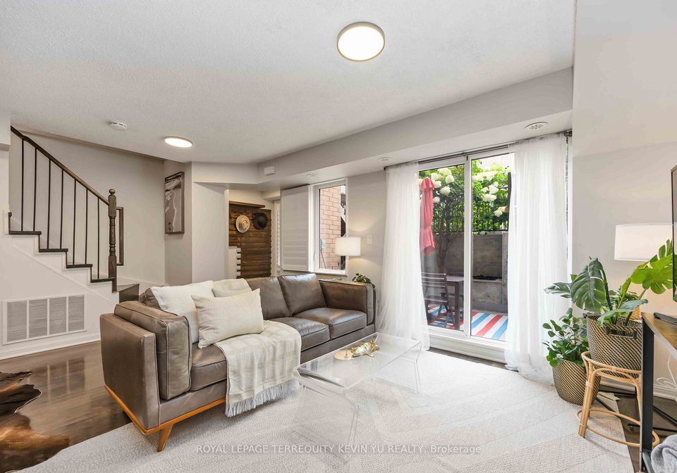 8-foundry-avenue-toronto-ontario-w12329574