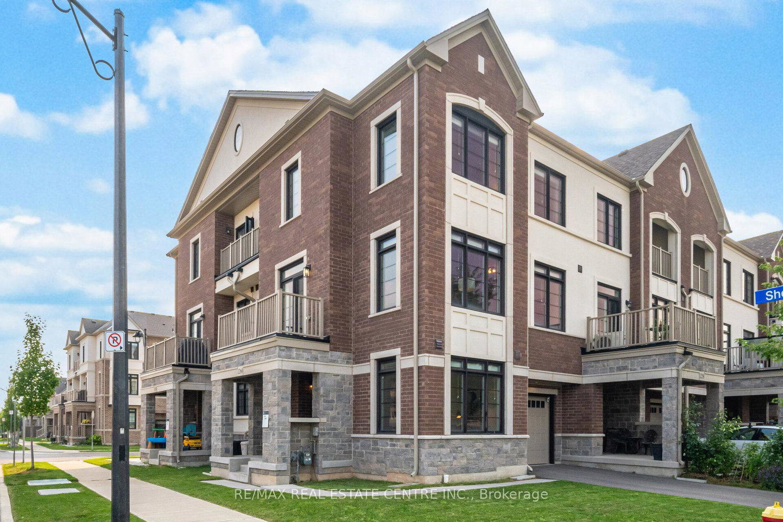 1260-restivo-lane-milton-ontario-w12329692