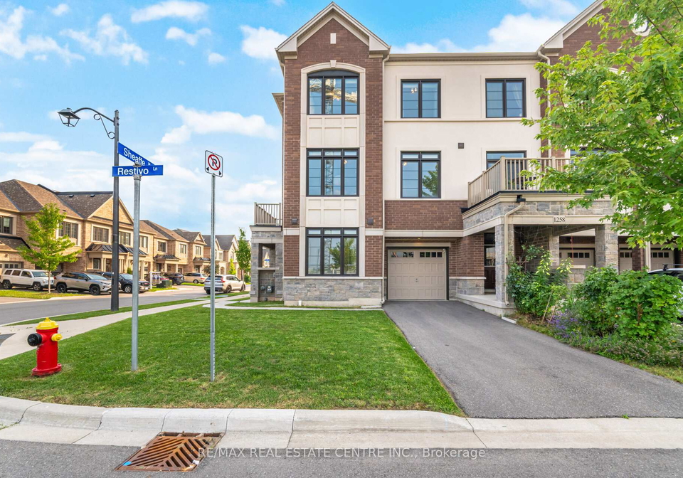 1260-restivo-lane-milton-ontario-w12329692