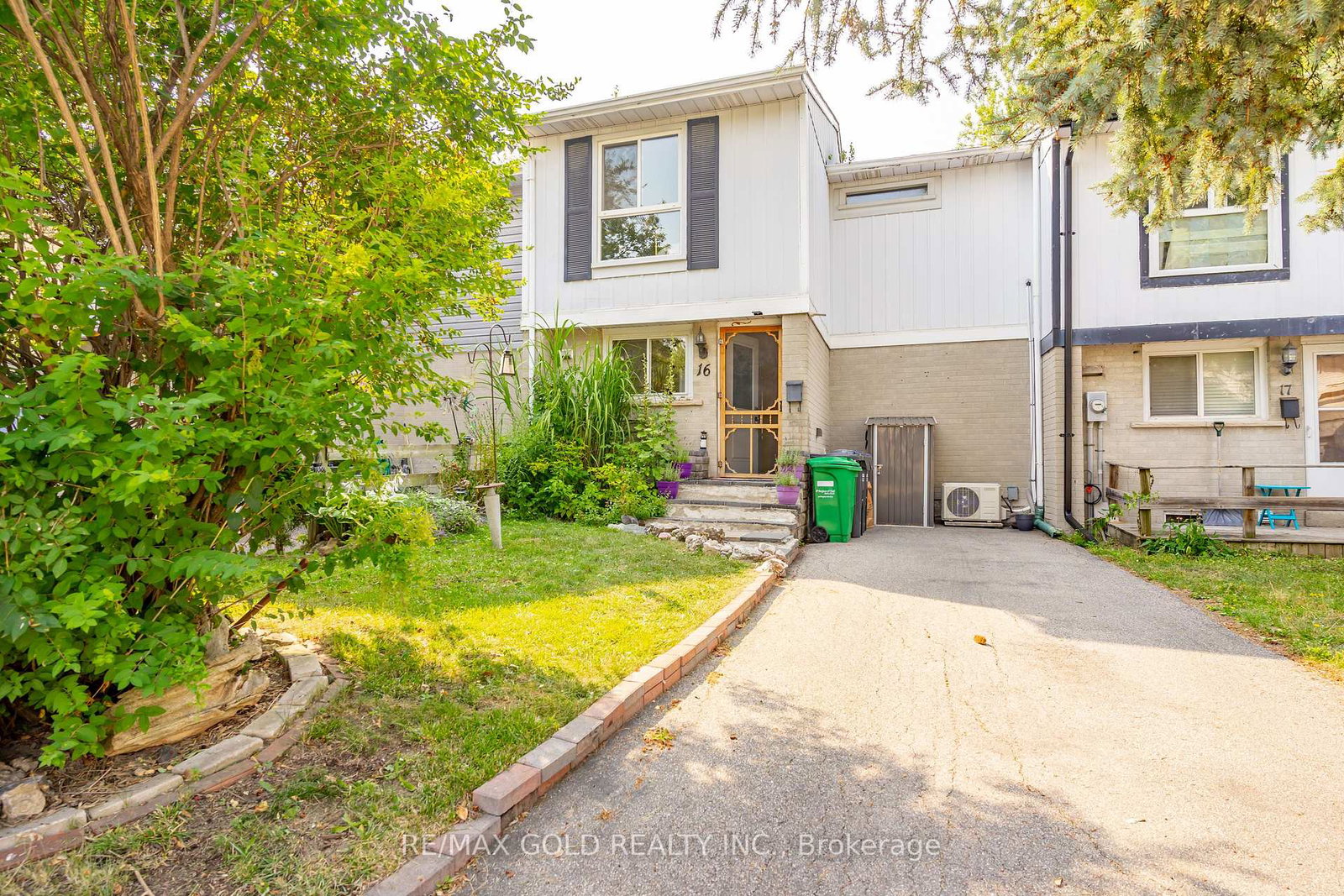 16-gatsby-square-brampton-ontario-w12329792
