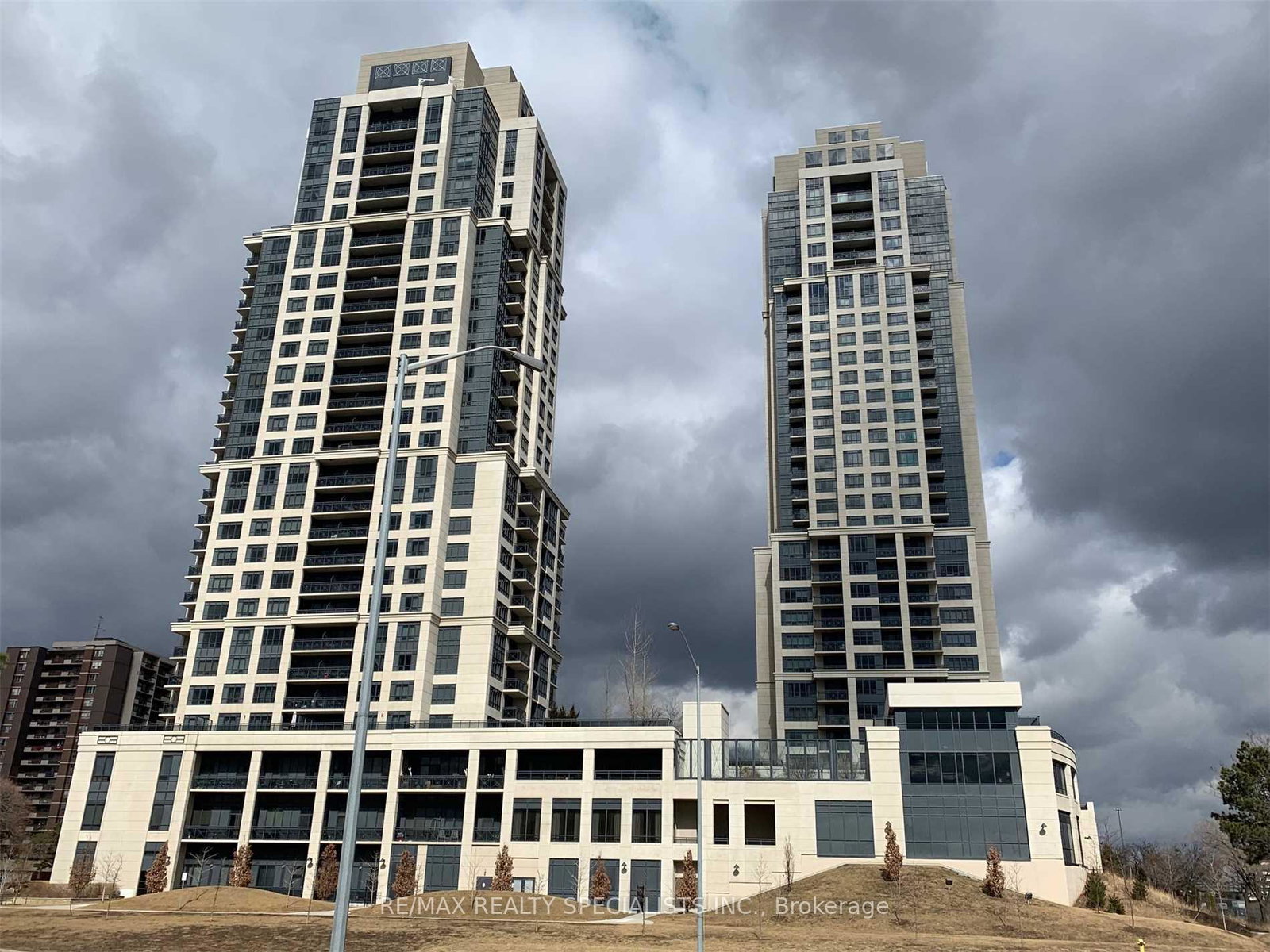 6-eva-road-etobicoke-ontario-w12329836