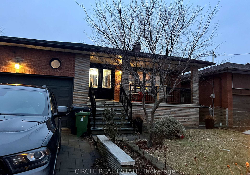 18-rosemeade-avenue-etobicoke-ontario-w12330091