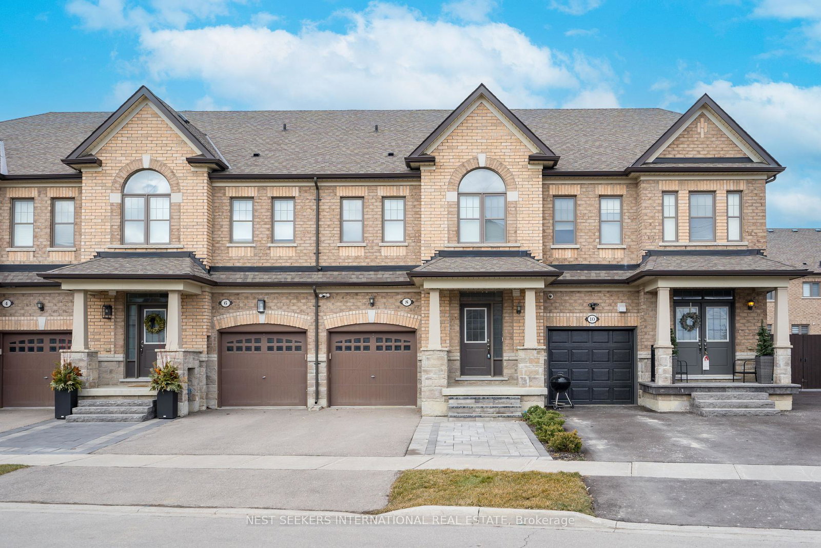 8-true-blue-crescent-caledon-ontario-w12330239