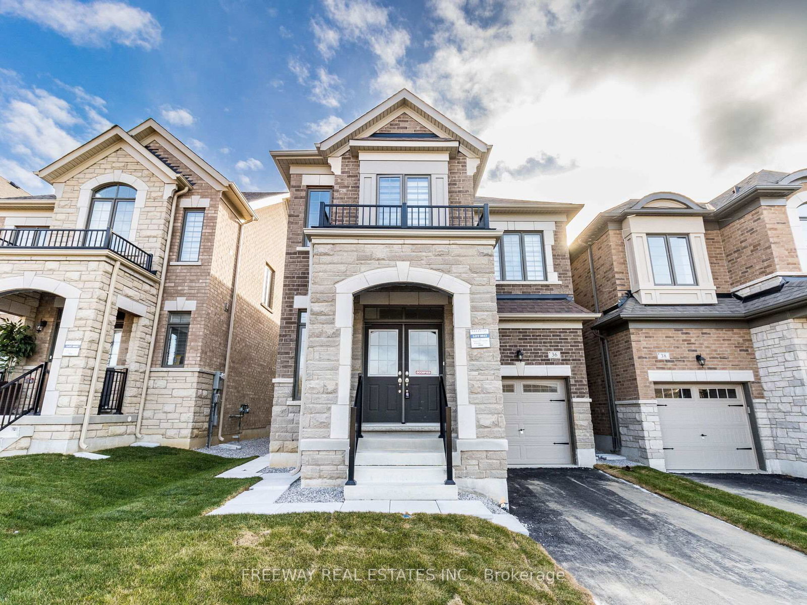 36-sapwood-crescent-brampton-ontario-w12330392