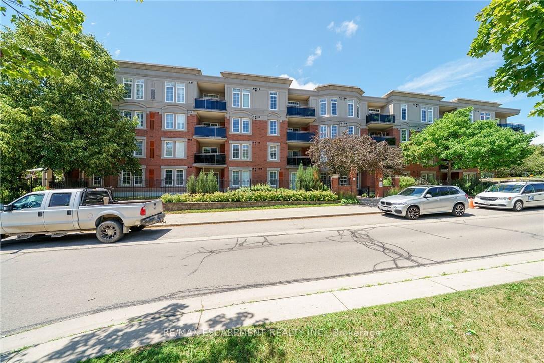 2300-parkhaven-boulevard-e-oakville-ontario-w12330547