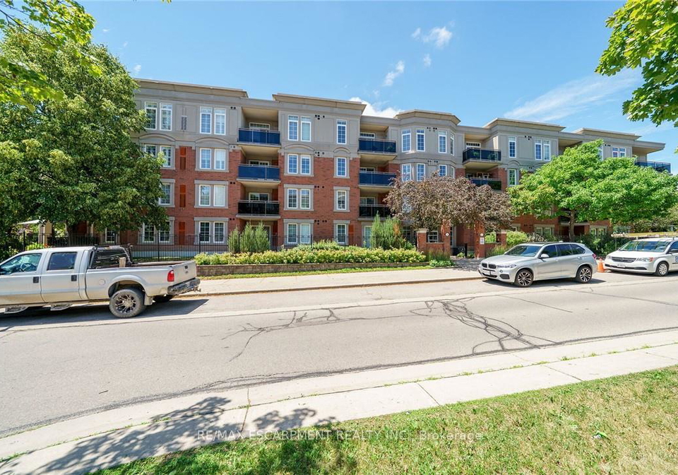 2300-parkhaven-boulevard-e-oakville-ontario-w12330547