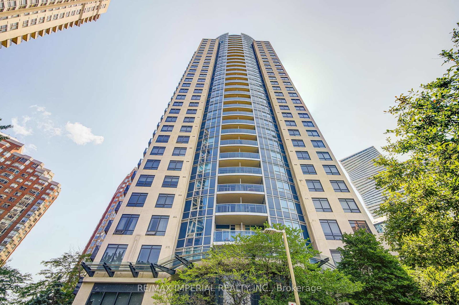 330-burnhamthorpe-road-w-mississauga-ontario-w12330732