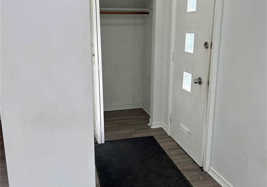 10-yorkview-drive-etobicoke-ontario-w12330934