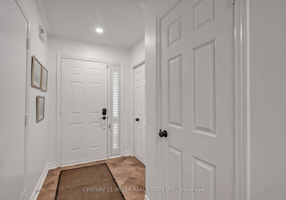 1240-westview-terrace-oakville-ontario-w12331313