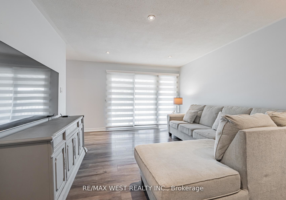 61-husband-drive-york-ontario-w12331636