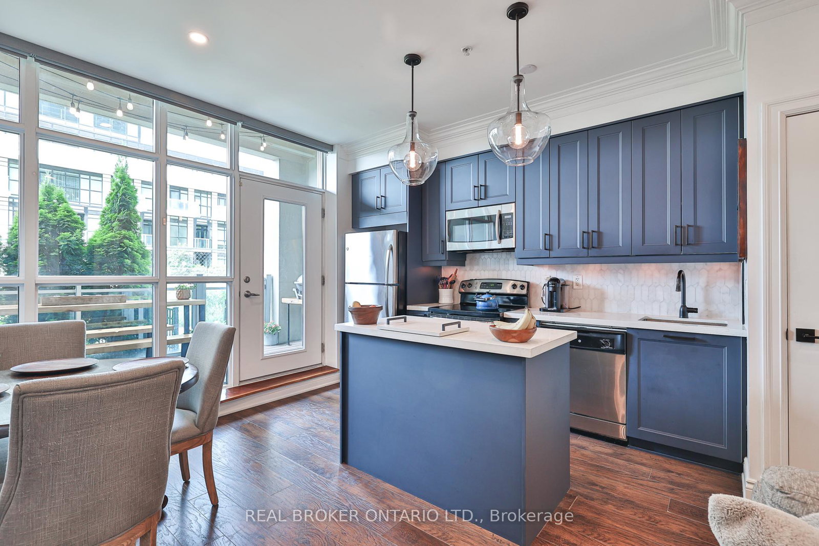 155-legion-road-n-etobicoke-ontario-w12331900